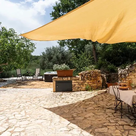 בית נופש Trullo Fragno By Wonderful Italy נוצ'י
